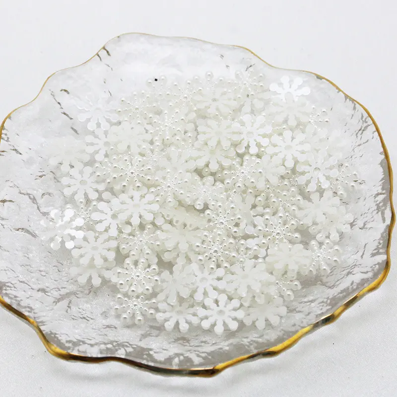 (100pcs/pack)15mm White Pearl Resin Snowflake Simulated Plastic Snowflakes Decorative Christmas Tree Decorations New Year Party