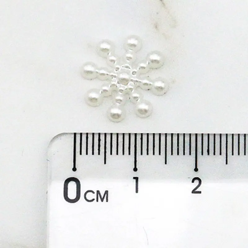 (100pcs/pack)15mm White Pearl Resin Snowflake Simulated Plastic Snowflakes Decorative Christmas Tree Decorations New Year Party