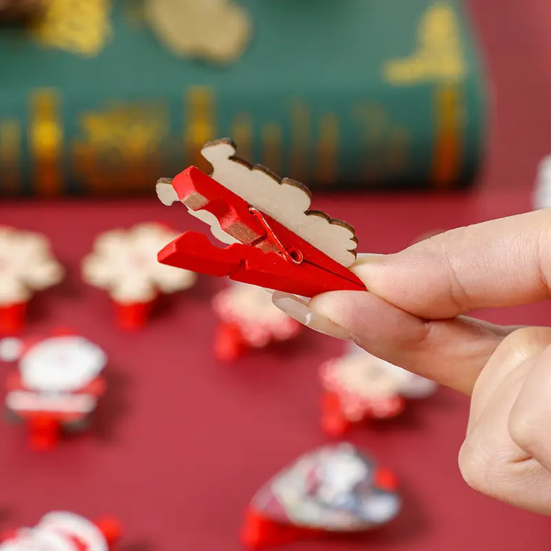 (6 Pcs/pack)4.5CM Christmas Decoration Wooden Clip Festive New Year Santa Snowflake Clip Hairpin Party Wedding Decoration Diy