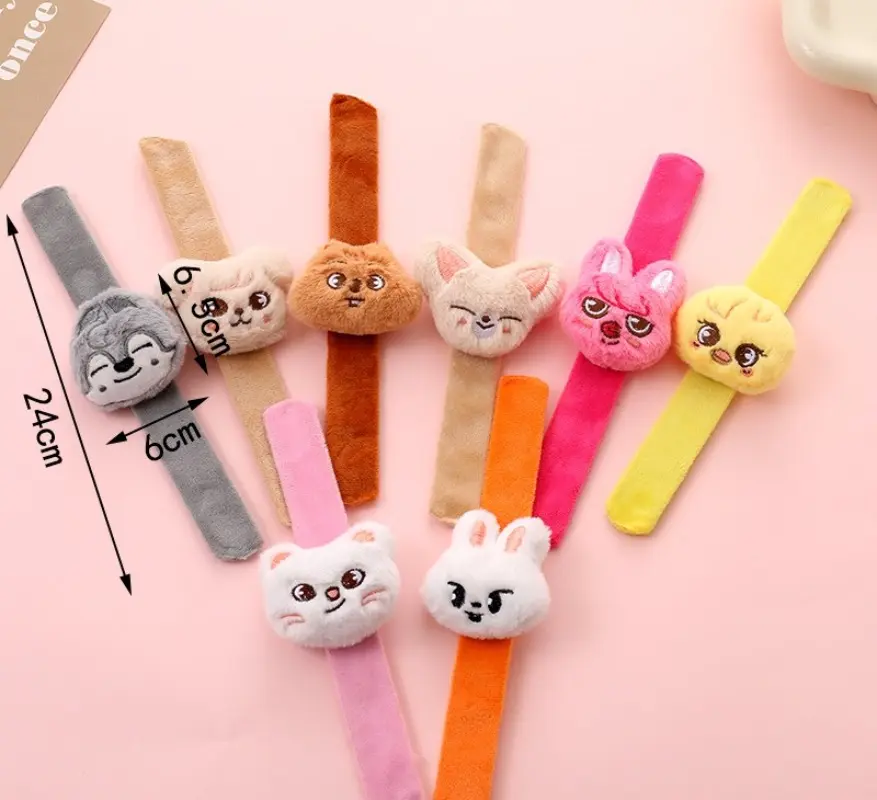 The latest 2025 cartoon bracelet plush toy, the cute skzoo doll, is a couple's small gift Papa circle