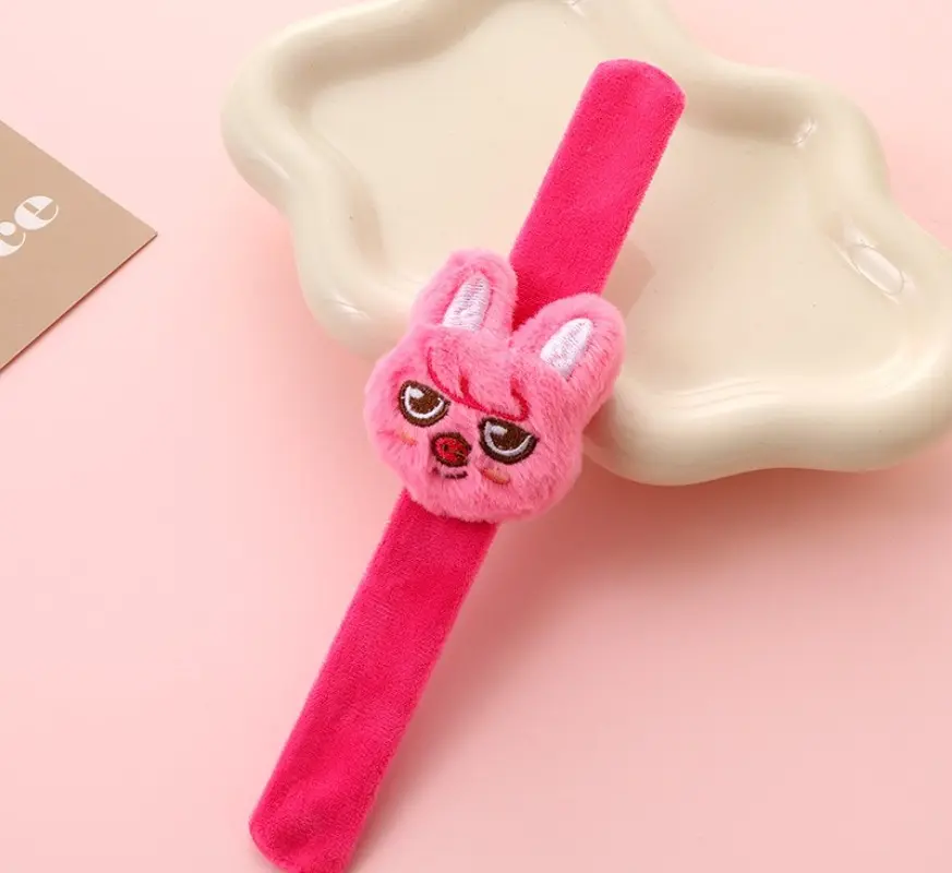The latest 2025 cartoon bracelet plush toy, the cute skzoo doll, is a couple's small gift Papa circle
