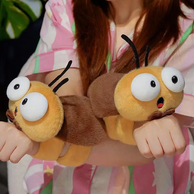 Jellycat's latest big eyed cockroach wristband stuffed plush toy figurine, cartoon anime cute children's birthday gift doll