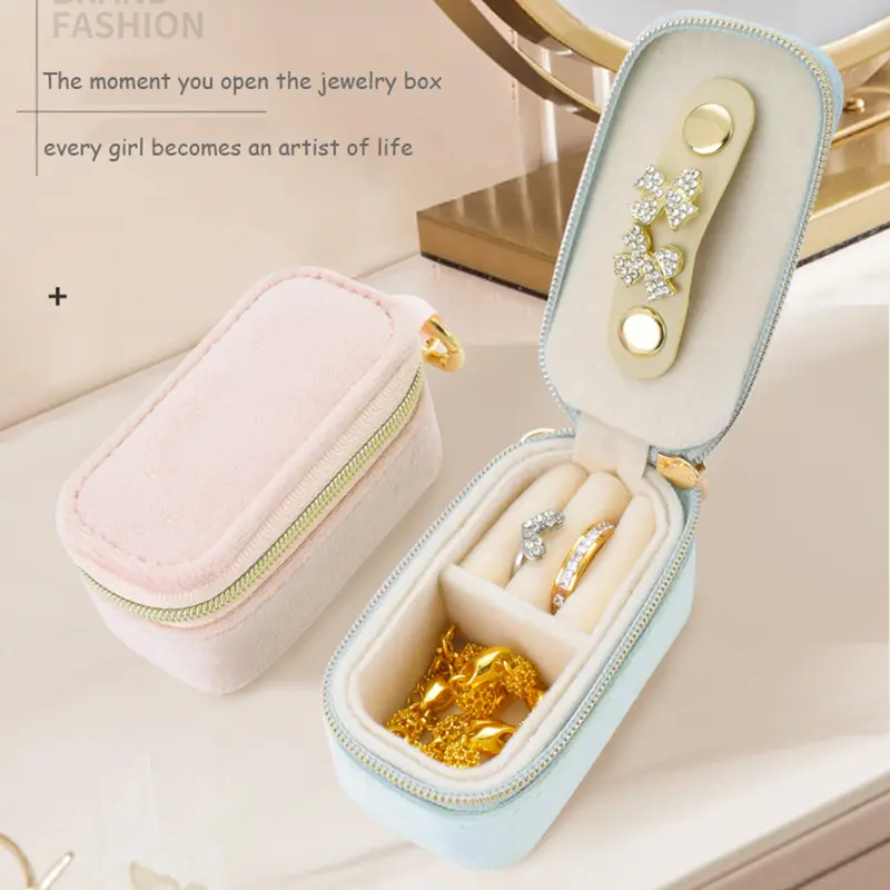 New Velvet Jewelry Storage Box Mini Travel Jewelry Case Keychain Storage Earrings Necklace Ring Jewelry Organizer Display