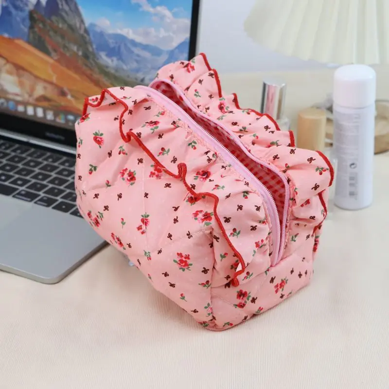 New Women Lace Vintage Flower Quilted Cosmetic Bag Large Capacity Toiletry Makeup Storage Pouch Handbag Small Cute Zipper Bags