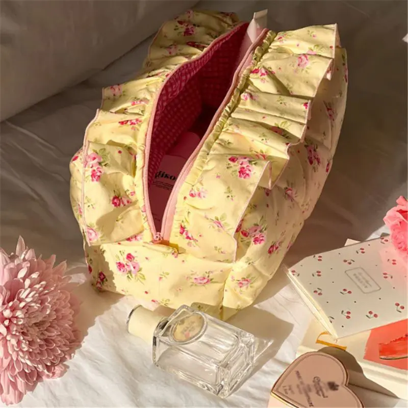 New Women Lace Vintage Flower Quilted Cosmetic Bag Large Capacity Toiletry Makeup Storage Pouch Handbag Small Cute Zipper Bags