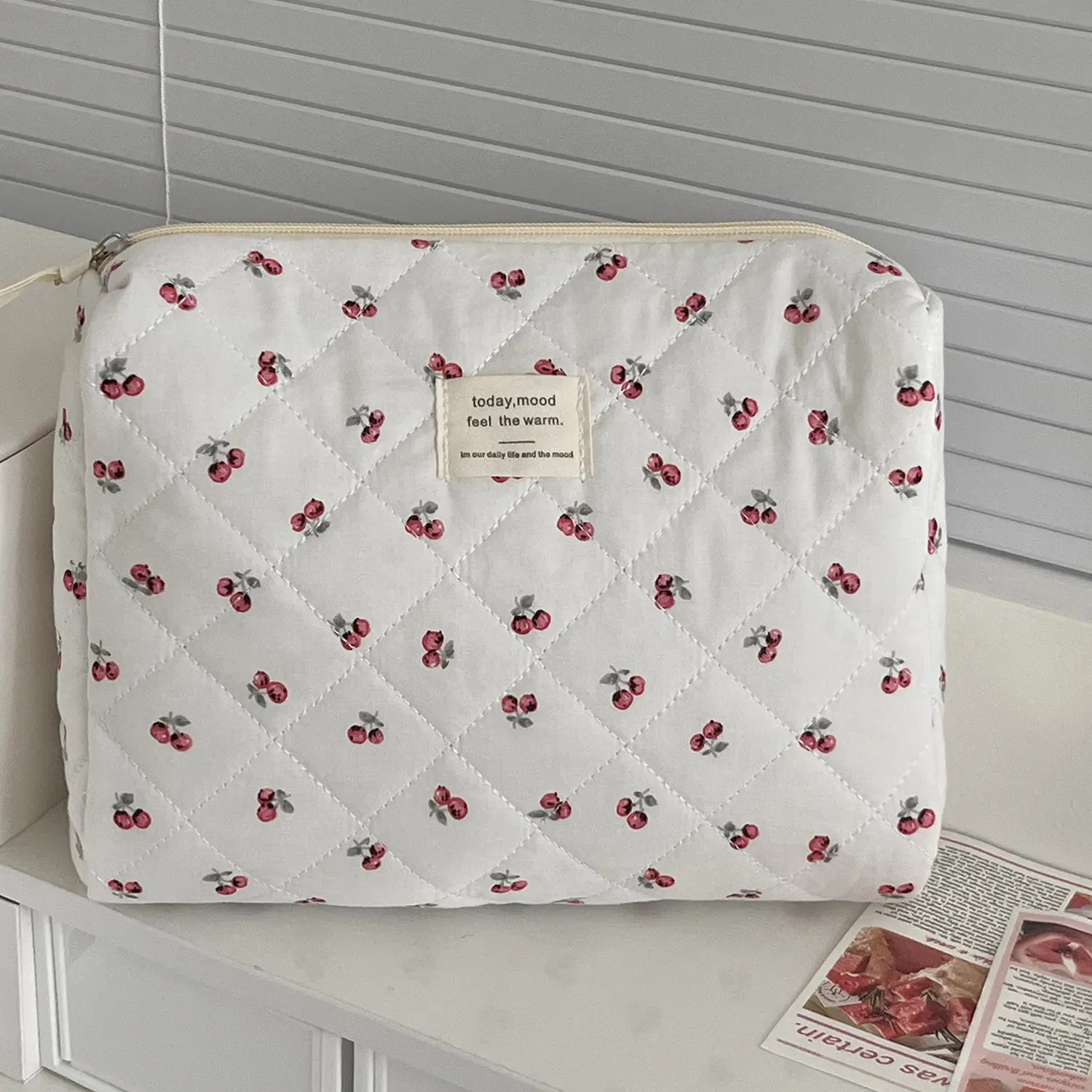 Cherry Makeup Bag Women's Cosmetic Bags Fashion Portable Cute Cosmetic Travel Storage Pouch Handbag Cotton Quilted Zipper Purse