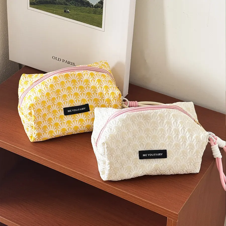 Fashion Flower Quilted Makeup Storage Bag Portable Travel Organizer Cosmetic Toiletry Pouch Cute Make Up Handbag Floral Bags