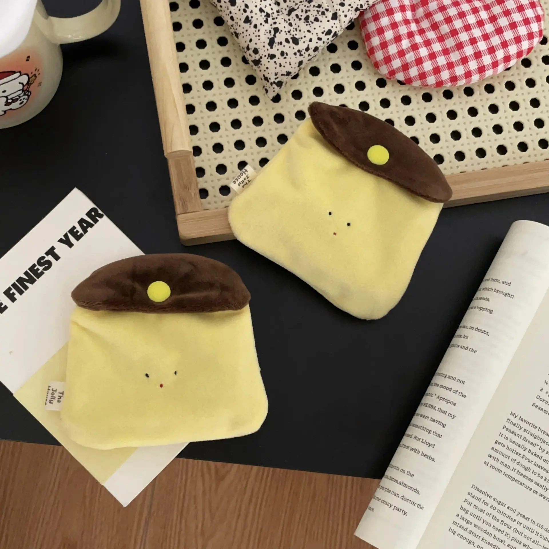 1PCS Mini Creative Caramel Pudding Coin Purse Mini Earphone Bag Plush Cartoon Storage Bag Mini Wallet Girl Gifts