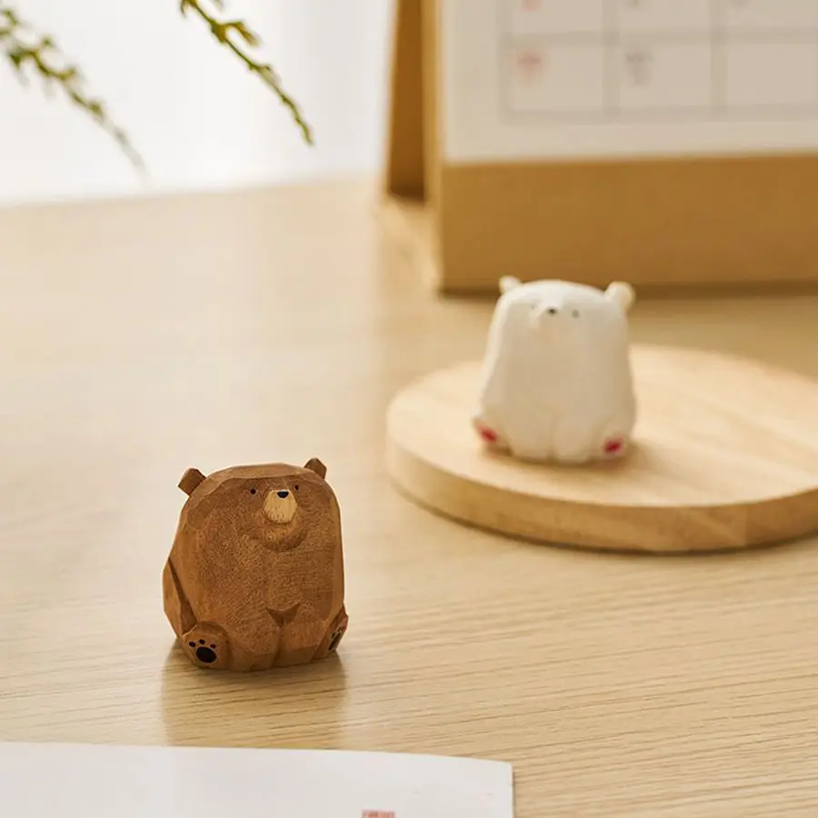 1Pcs Cute Mini Wooden Bear Miniature Solid Wood Hand Carved Bear Figurines Polar Bear Crafts Ornaments Tabel Decorate Kids Gifts