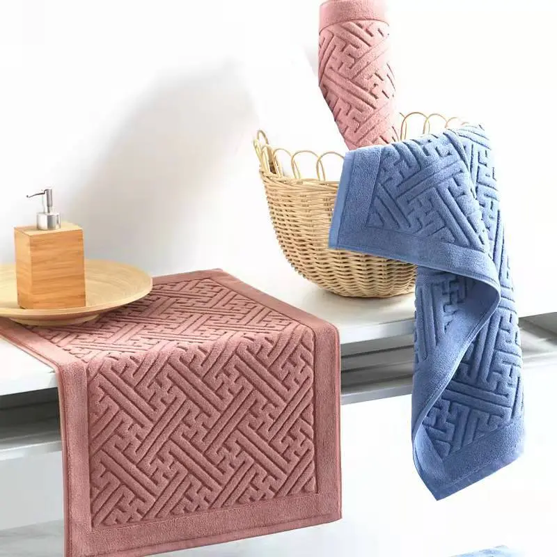 New Bath Towel Mat Water Absorbent Non-slip Bathroom Bathtub Carpet White European Floal Home Hotel Shower Room Door Mat 70*45cm
