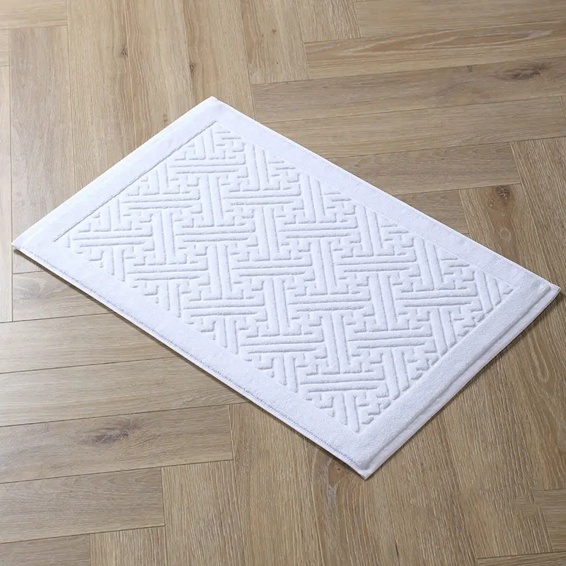 New Bath Towel Mat Water Absorbent Non-slip Bathroom Bathtub Carpet White European Floal Home Hotel Shower Room Door Mat 70*45cm