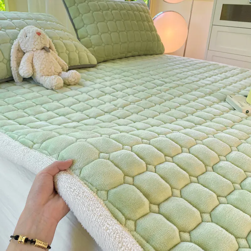 Winter Thicken Warm Milk Velvet Mattress Toppers Solid Bed Sheet Fold Thin Tatami Mat Non-slip Mattress Cover Double Bedspread