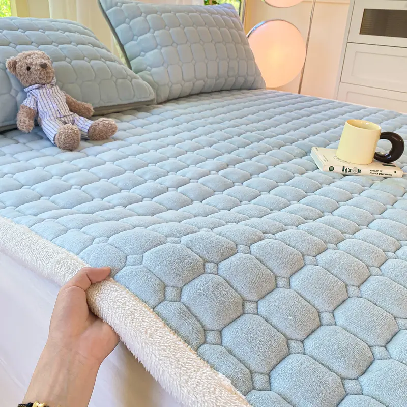 Winter Thicken Warm Milk Velvet Mattress Toppers Solid Bed Sheet Fold Thin Tatami Mat Non-slip Mattress Cover Double Bedspread