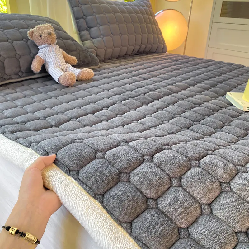 Winter Thicken Warm Milk Velvet Mattress Toppers Solid Bed Sheet Fold Thin Tatami Mat Non-slip Mattress Cover Double Bedspread