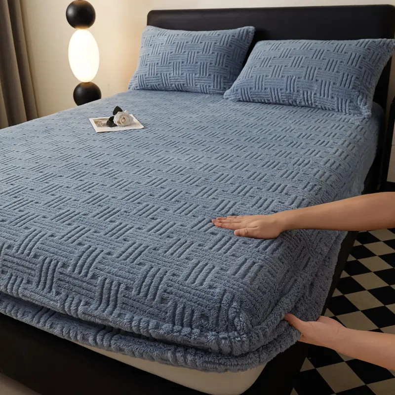 1pc Jacquard Fitted Sheet Embossed Velvet Mattress Cover Soft Winter Warmth Bedlinen European Home Mattress Protector Bed Cover