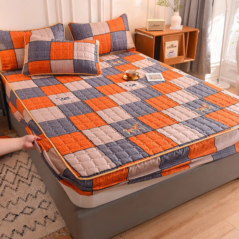 Air-Permeable Quilted Mattress Cover Soft Sanding Fabric Bed Pad Protector Cover Twin King Bed Cover Not Included Pillowcase