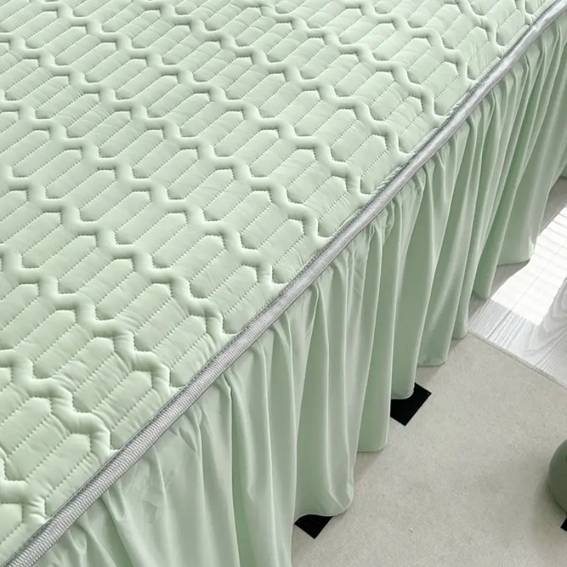 Summer multi-color optional anti slip latex cooling pad bed skirt set suitable for bedrooms and guest rooms washable bed skirt