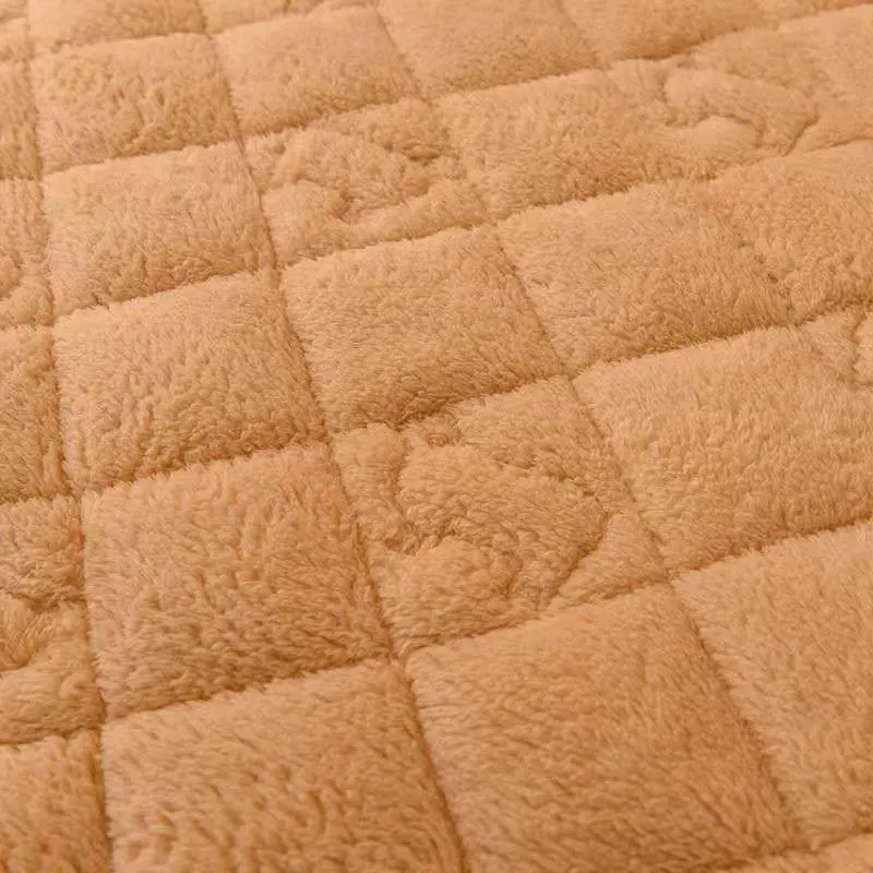 High Quality Soft Lambswool Quilted Mattress Cover Solid Color Quick Warm Plush Bed Pad Protector Cover Customized Bed Cover