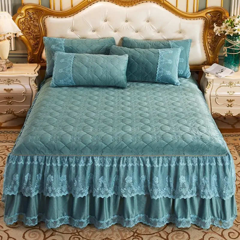 Luxury Thick Plush Quilted Bedspreads Solid Color Queen King Size Princess Crystal Velvet Lace Bed Skirt Not Included Pillowcase