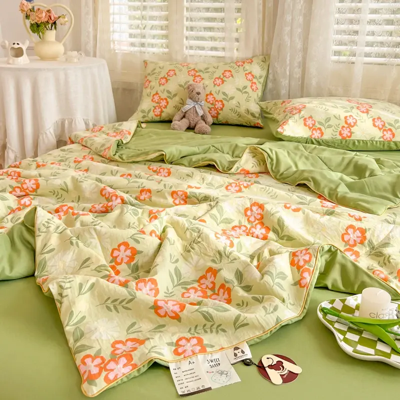 Summer Thin Quilt Comforter Soft Air Conditioning Four Season Duvet Breathable Soft Office Nap Throw Blanket