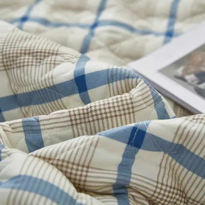 Soft Skin-friendly Quilted Mattress Cover Anti-mites Breathable Bed Fitted Sheet King Queen Bed Cover Not Included Pillowcase