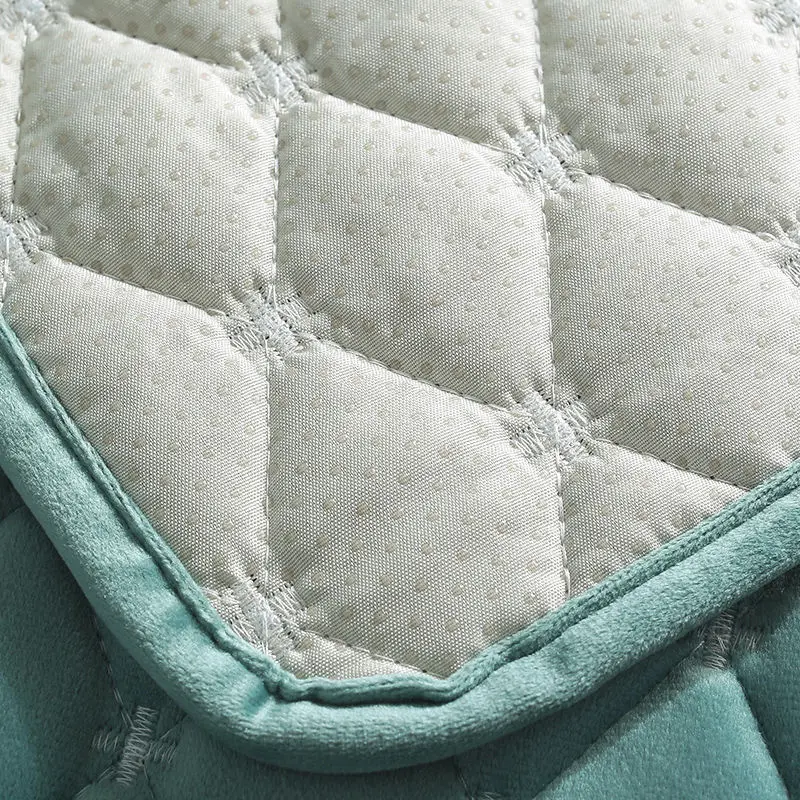 Thicken Quilted Plush Sofa Cover Solid Color Elegant Luxury Velvet Sofa Towel Embroidery Couch Cover for Living Room