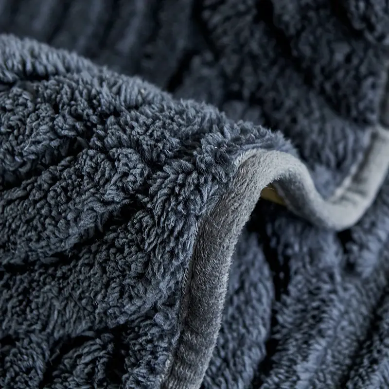 2024 Autumn and Winter Thickened Plush Sofa Cover Straight Row High-end Feeling Non Slip Pet Friendly Machine Washable