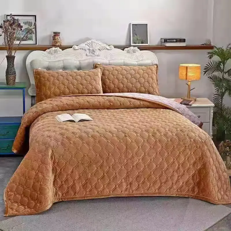 Solid Color Soft Velvet Quilted Bed Cover Blanket Short Plush Sofa Towel King Queen Size Anti-slip Bed Sheet 270x230cm Bedspread