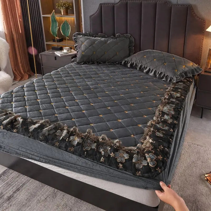 Luxury Embroidery Crystal Velvet Quilted Bedspread Thicken Coral Fleece All-inclusive Mattress Cover Not Including Pillowcase