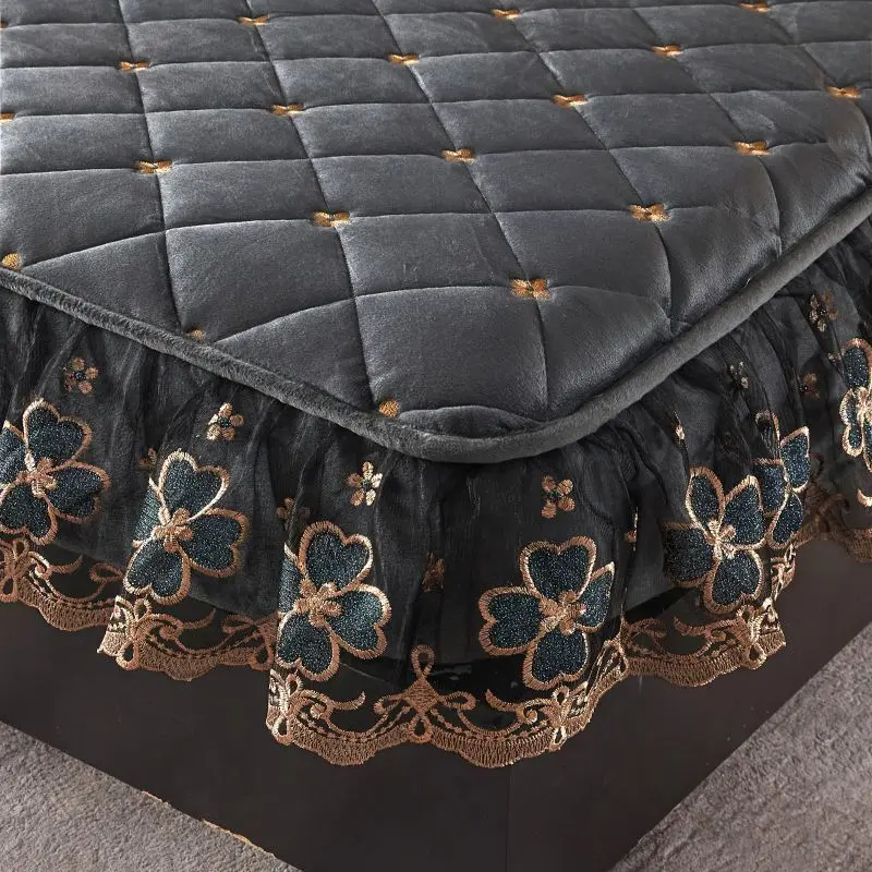 Luxury Embroidery Crystal Velvet Quilted Bedspread Thicken Coral Fleece All-inclusive Mattress Cover Not Including Pillowcase