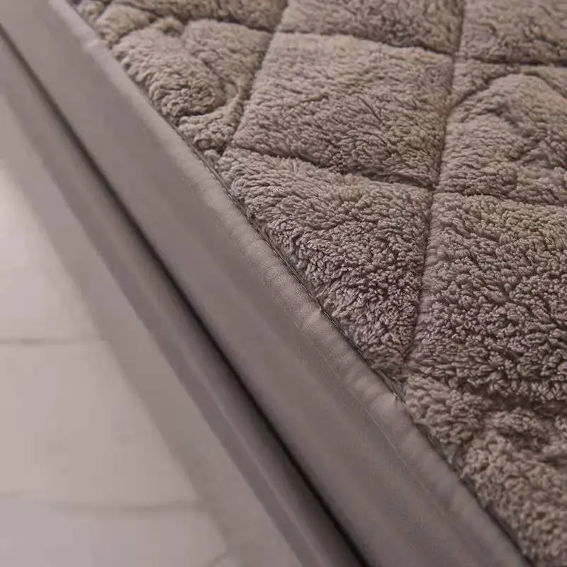 New Thicken Soft Lamb Wool Quilted Mattress Cover Quick Warm Plush Anti-Mite Bed Pad Protector Cover Customized Fitted Sheet