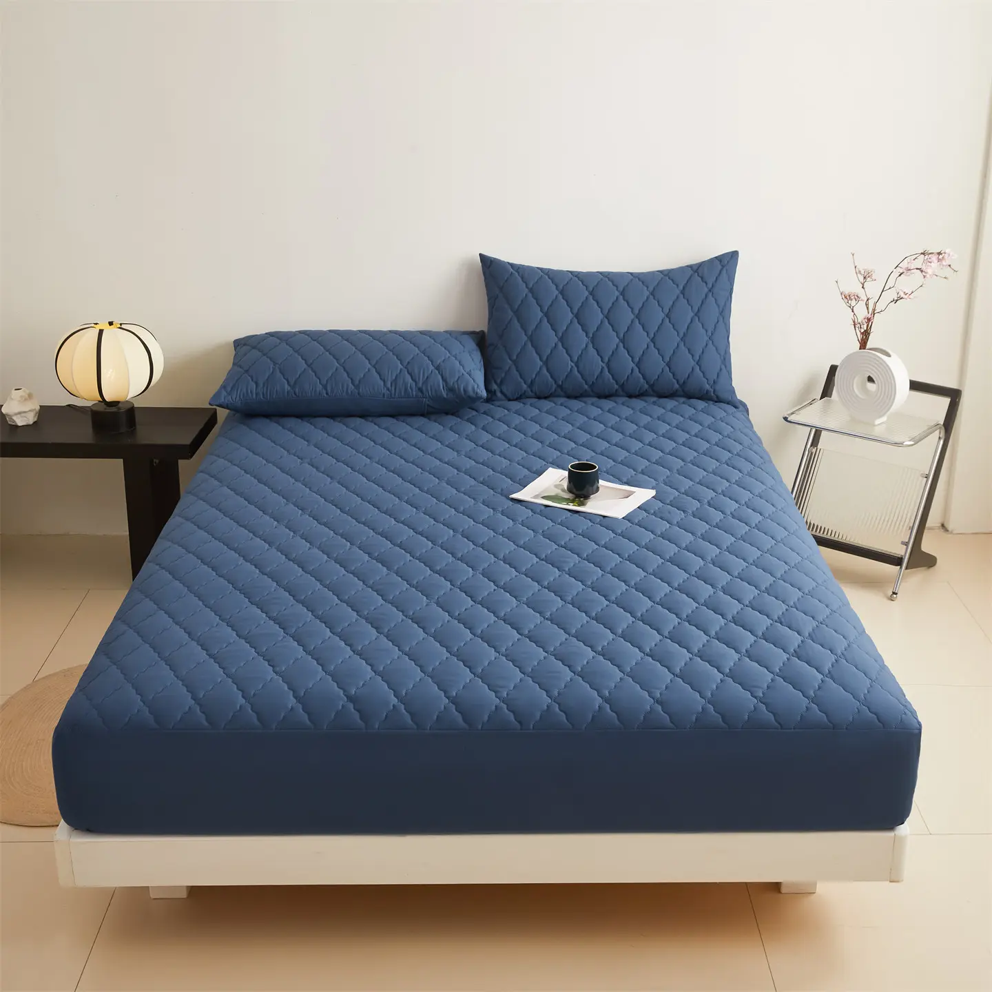 3Pcs/Set Waterproof Thickened Mattress Cover Protector, Quilted Mattress Topper Pad , Elastic Band Fitted Sheet,With Pillowcases