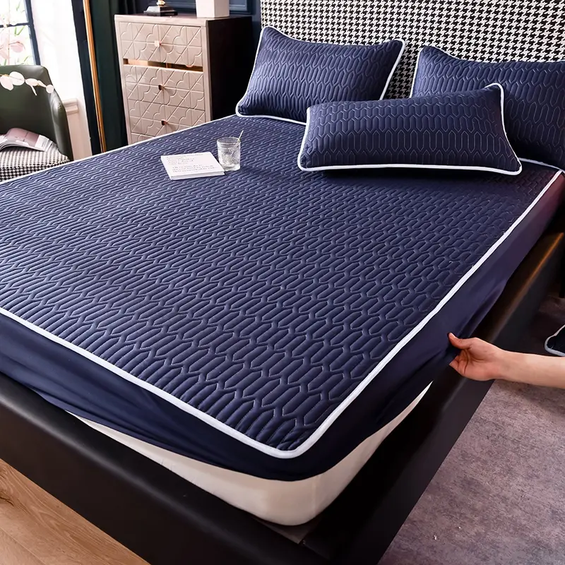 Air-Permeable Quilted Mattress Cover Soft Solid Color Bed Pad Protector Cover Twin Queen King Size Bed Cover Without Pillowcase