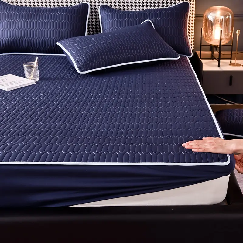 Air-Permeable Quilted Mattress Cover Soft Solid Color Bed Pad Protector Cover Twin Queen King Size Bed Cover Without Pillowcase