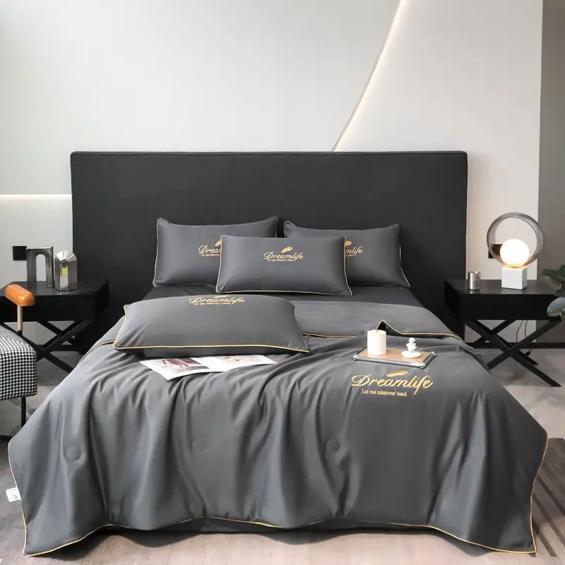New Embroidery Summer Cool Quilt Silky Breathable Queen Quilts Cooling Comforter Bedding Set Ice Rayon Blanket Textile Supplies