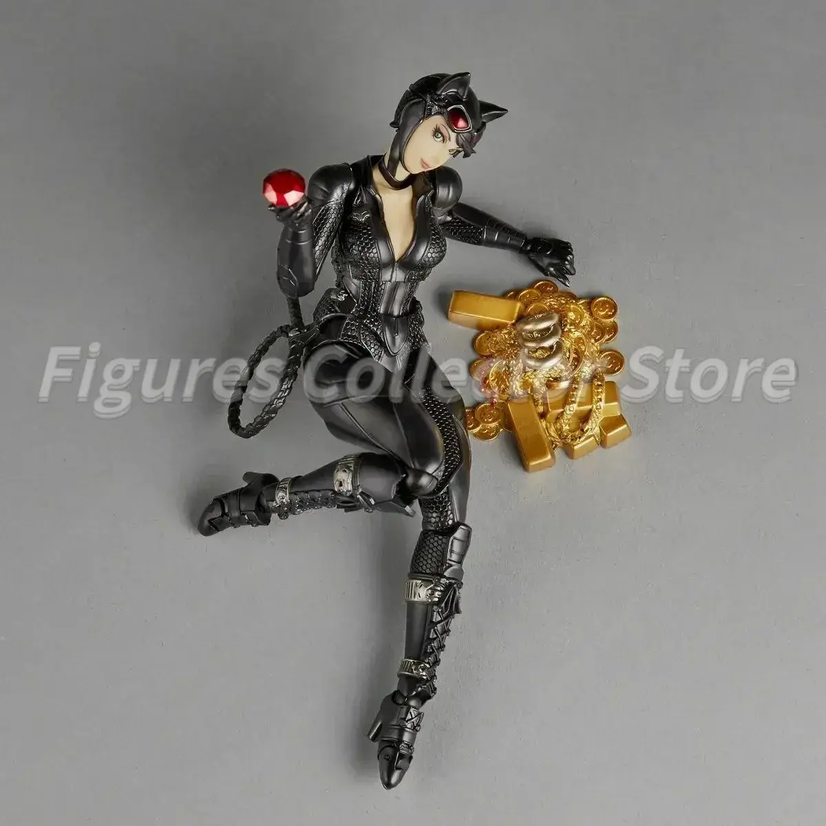 in stock KO Kaiyodo Revoltech Yamaguchi Catwoman KO Figuras Action Figure Collectible Toy Gift