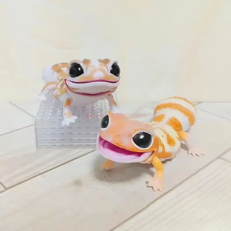 Genuine Bandai Gashapon Big Biological Map Gecko Lizard Blue-tongued Skink Simulation Movable Animal Action Figure Model Toys