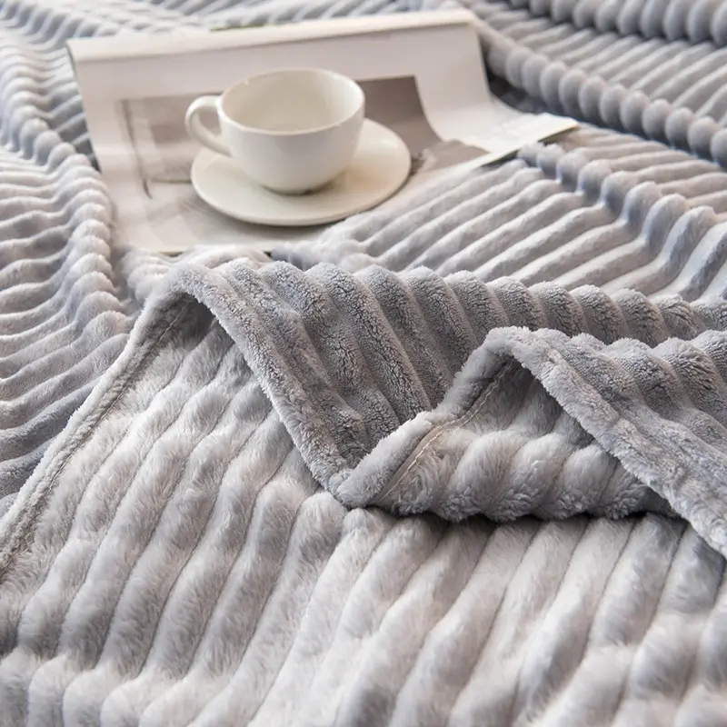Single Person Small Blanket Solid Color Coral Velvet Air-Conditioned Plush Comfortable and Warm Solid Color Blanket Home Textile