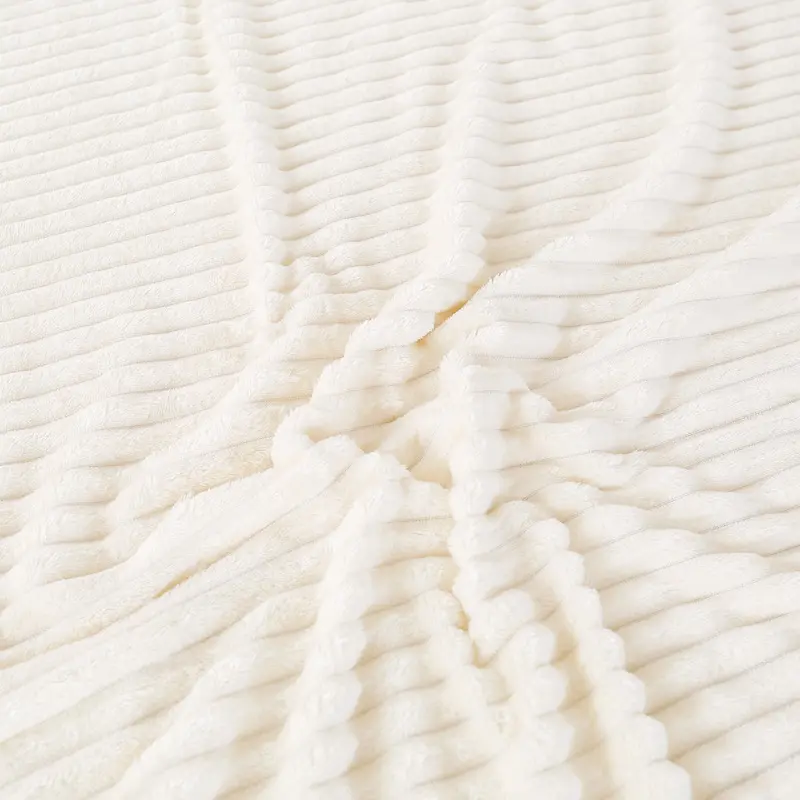 Single Person Small Blanket Solid Color Coral Velvet Air-Conditioned Plush Comfortable and Warm Solid Color Blanket Home Textile