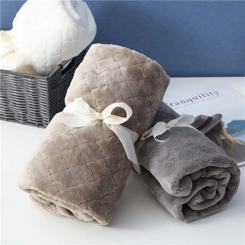 Upgraded Flannel Throwing Blanket Solid Color Thick and Comfortable Car Sofa Bed Plush Thick Swaddle Sleeping Blanket Knee Pad