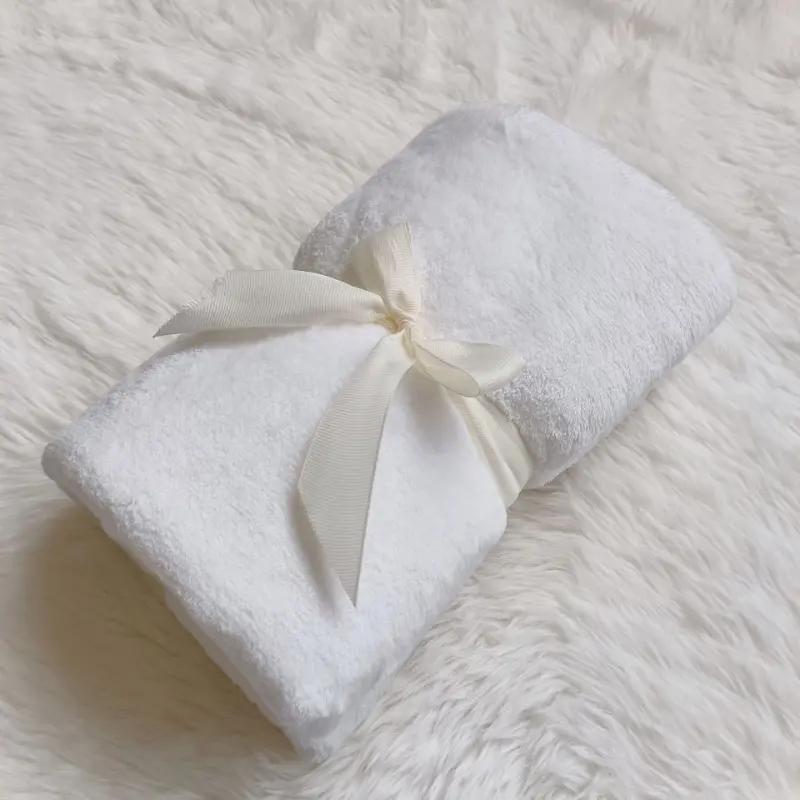 Upgraded Flannel Throwing Blanket Solid Color Thick and Comfortable Car Sofa Bed Plush Thick Swaddle Sleeping Blanket Knee Pad