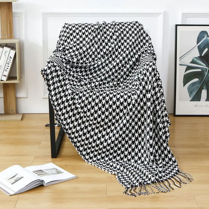Modern Simple Throw Blanket Black and White Houndstooth Decor Sofa Blanket Homestay Hotel Bed Towel Bed Flag Soft Scarf Tassel