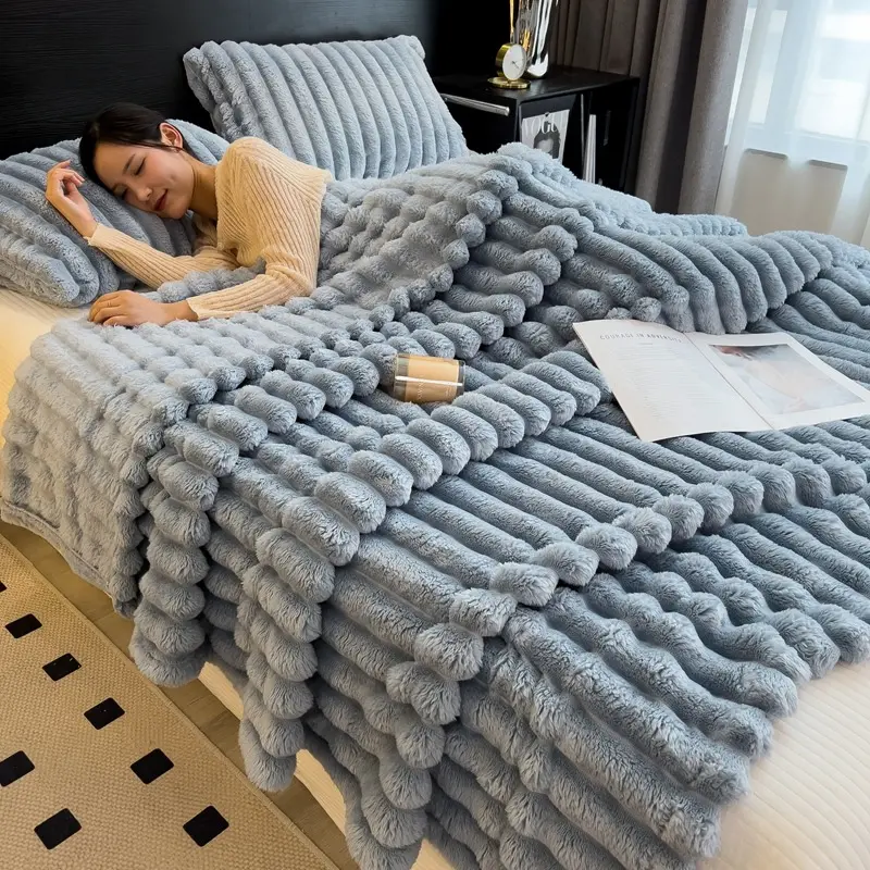 A-class Multifunctional Rabbit Plush Blanket, Rabbit Fur Plush Blanket, Winter Office Thick Nap Air Conditioning Blanket