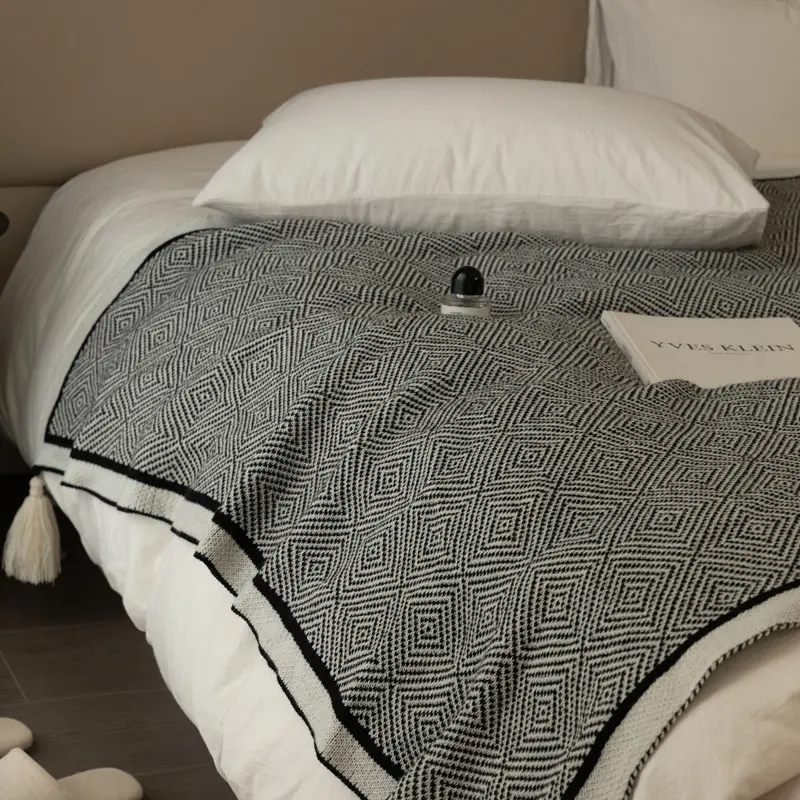 Blanket Black White Geometry Knitting Sofa Office Nap Light Luxury Senior Northern Europe Home Textile Simple Vintage