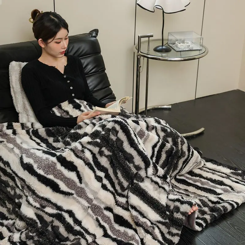 Tall Fashionable Luxurious Ink Printed Blanket Double-layer Office Air Conditioning Blanket Sofa Bed Spring and Summer Blanket