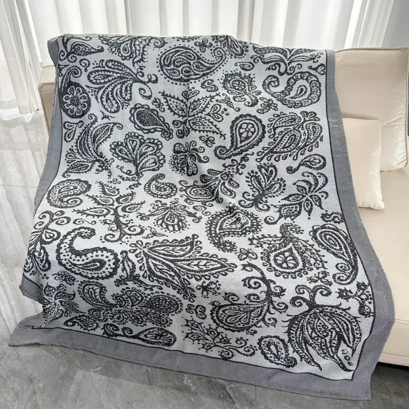 First-class Aviation Blanket Woven Jacquard Blanket Nap Blanket Outdoor Portable Aircraft Blanket Set Letter Sofa Blanket