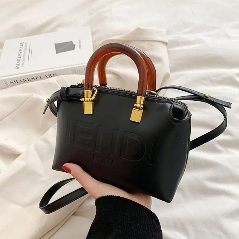 2024 New Popular Women's Large Capacity Fashionable Crossbody Bag Niche High-end Trendy Hand-held Pillow Bag