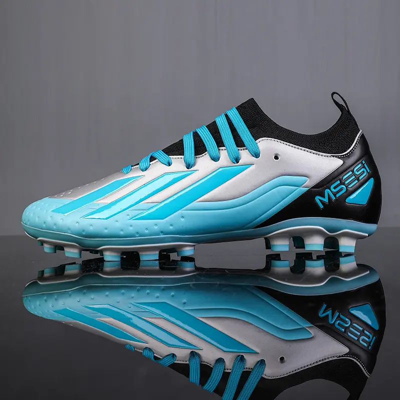 Soccer Shoes Indoor Fast Futsal Society Sports Football Field Boots Professional Sports Football Cleats Shoes 35-45 Broken Nail