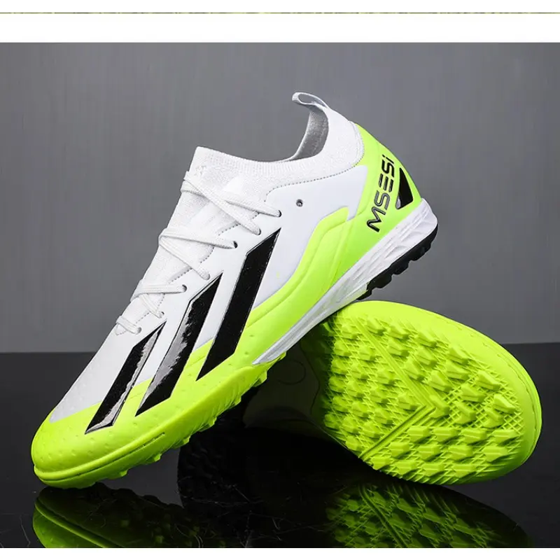 Soccer Shoes Indoor Fast Futsal Society Sports Football Field Boots Professional Sports Football Cleats Shoes 35-45 Broken Nail