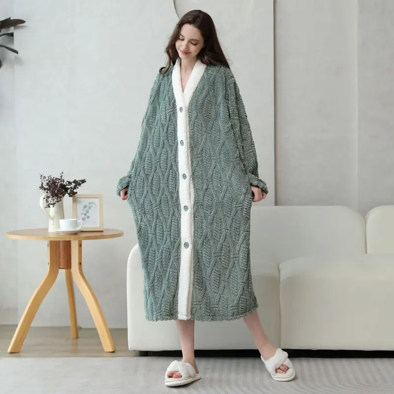 Women's Autumn and Winter Extended Sleepwear Soft Sleepwear Women's Polyester Fiber Sleepwear Thick and Warm Women's Long Style